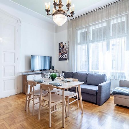 Huge Apartment In The City Center Будапеща Екстериор снимка