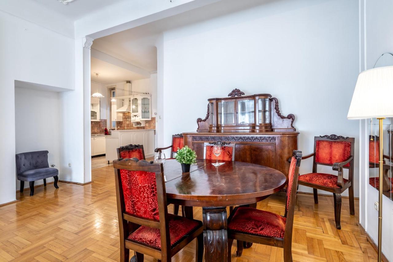 Huge Apartment In The City Center Будапеща Екстериор снимка