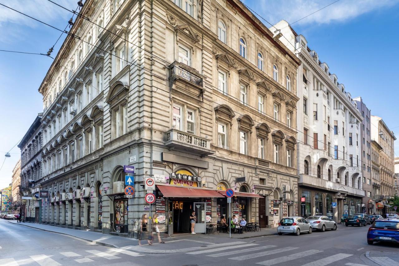 Huge Apartment In The City Center Будапеща Екстериор снимка