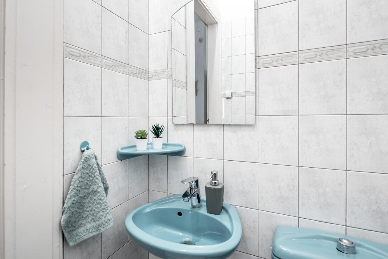 Huge Apartment In The City Center Будапеща Екстериор снимка